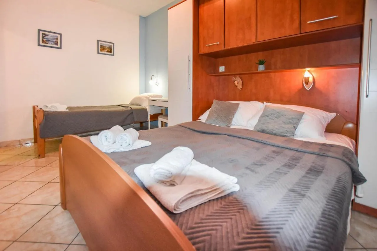 Apartments Ante Pakoštane